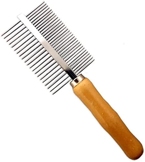 OPT36021 DOG COMB WOODEN HANDLE